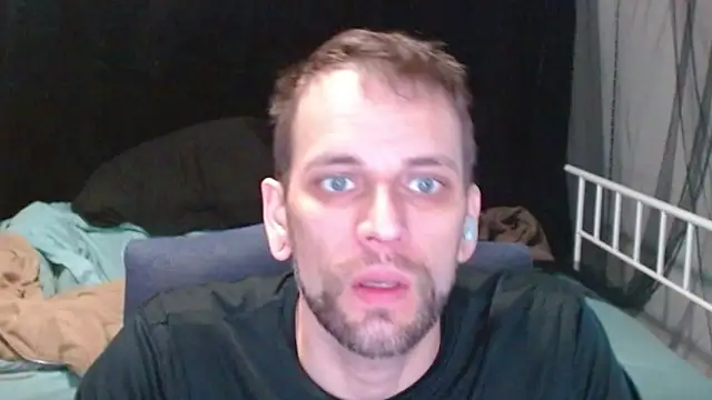 Snapshot of cguffey2284 chatting on 03.03.26 cguffey2284 online show from 03.03.26