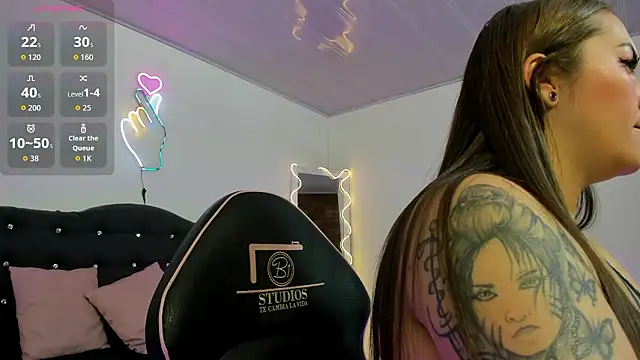 Snapshot of LUNAKITTY_TAY chatting on 02.27.26 LUNAKITTY TAY online show from 02.27.26