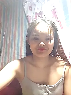 Snapshot of Luminana chatting on 02.16.26 Luminana online show from 02.16.26