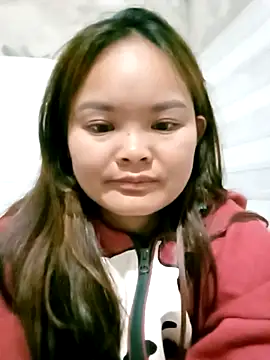 Snapshot of Luminana chatting on 02.19.26 Luminana online show from 02.19.26