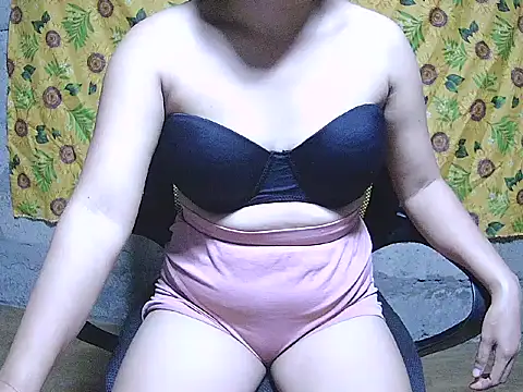 Snapshot of SweetHotBabe18 chatting on 07.23.26 SweetHotBabe18 online show from 07.23.26