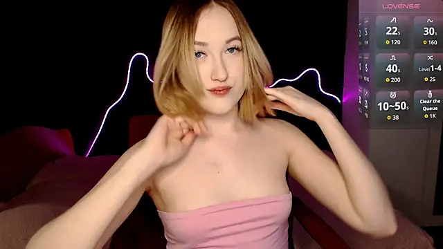 Snapshot of sofi_x_moon chatting on 02.12.26 sofi x moon online show from 02.12.26