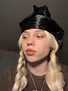  luna fox  online show from 03.17.26