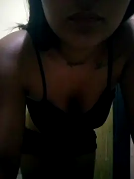 Snapshot of Zoe_Renata chatting on 05.13.26 Zoe Renata online show from 05.13.26