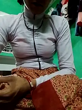 Snapshot of Komal4050 chatting on 05.13.26 Komal4050 online show from 05.13.26