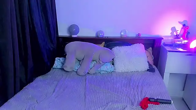 Gaby Chain01 online show from 03.02.26