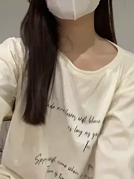 Snapshot of Rin-yiyi chatting on 02.22.26 Rin-yiyi online show from 02.22.26