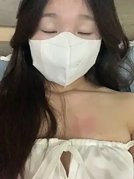 Snapshot of Rin-yiyi chatting on 03.04.26 Rin-yiyi online show from 03.04.26