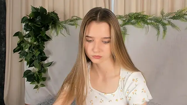 Snapshot of OnyxViper chatting on 05.16.26 OnyxViper online show from 05.16.26