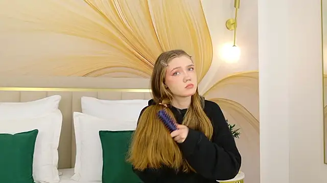 Snapshot of StacyHicks chatting on 03.04.26 StacyHicks online show from 03.04.26