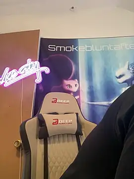 Smokebluntafterblunt online show from 05.25.26