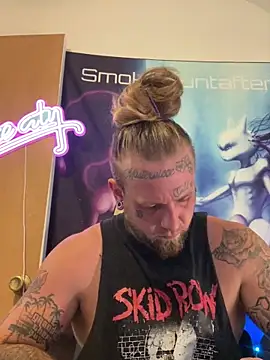 Snapshot of Smokebluntafterblunt chatting on 06.19.26 Smokebluntafterblunt online show from 06.19.26