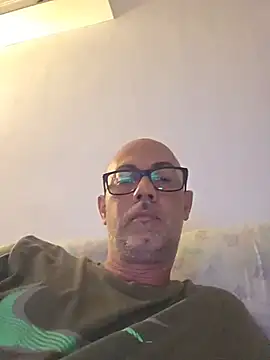 Snapshot of pareja47 chatting on 08.01.26 pareja47 online show from 08.01.26