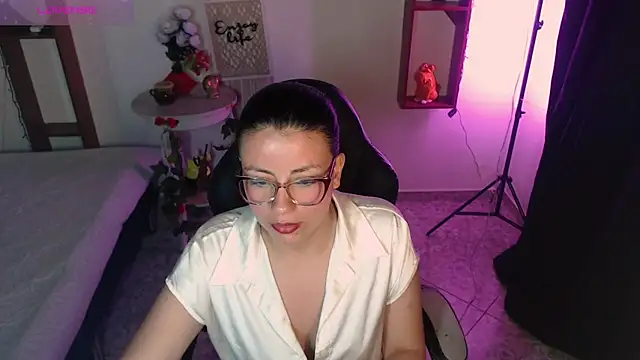 QueenRose94 online show from 03.30.26