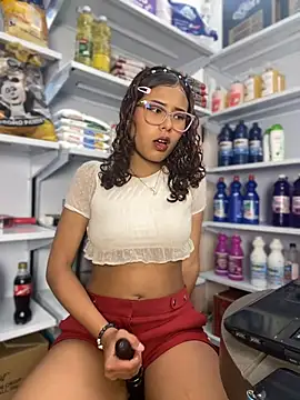 Snapshot of Rylia chatting on 03.04.26 Rylia online show from 03.04.26