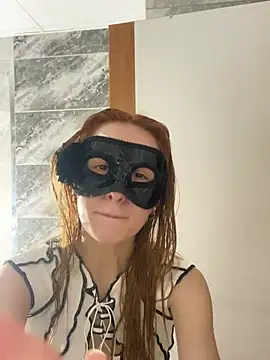 Snapshot of seluna_baby chatting on 02.18.26 seluna baby online show from 02.18.26