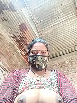 Snapshot of Kirti_sacsena chatting on 02.13.26 Kirti sacsena online show from 02.13.26