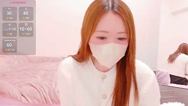 Snapshot of mei__27 chatting on 03.10.26 mei 27 online show from 03.10.26