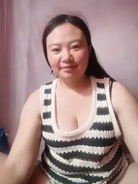 Snapshot of lisn-cute chatting on 06.09.26 lisn-cute online show from 06.09.26