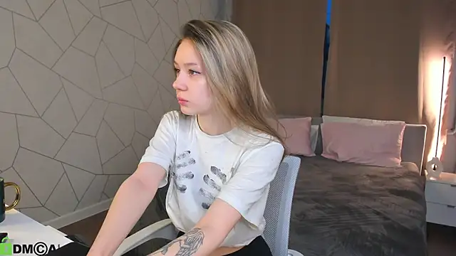 Mini Allice online show from 02.12.26