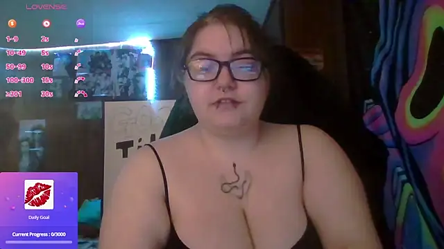 Snapshot of thatskarma chatting on 03.04.26 thatskarma online show from 03.04.26