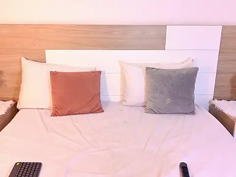 SherrySander  online show from 04.04.26