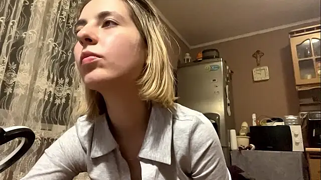 Snapshot of CharmingBlonde chatting on 02.18.26 CharmingBlonde online show from 02.18.26