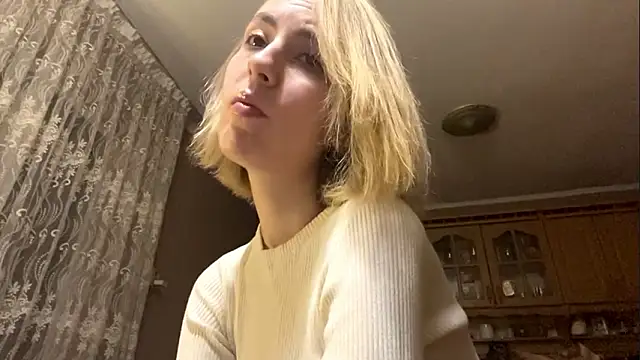 Snapshot of CharmingBlonde chatting on 02.19.26 CharmingBlonde online show from 02.19.26