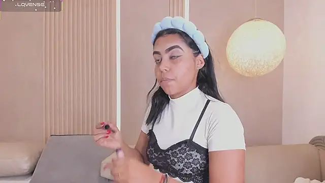 eva lain online show from 04.14.26