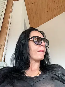 MiriamDelyn online show from 04.19.26