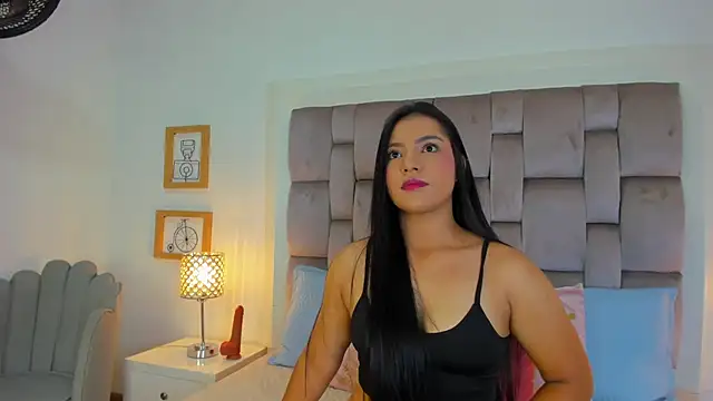 zharia lux 25 online show from 02.19.26