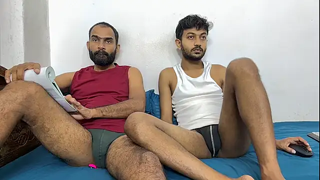 Snapshot of DesiDaddyandSon chatting on 08.01.26 DesiDaddyandSon online show from 08.01.26