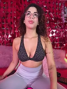 Woo isDaphne online show from 02.08.26