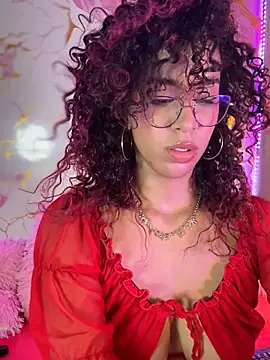 Woo isDaphne online show from 03.10.26