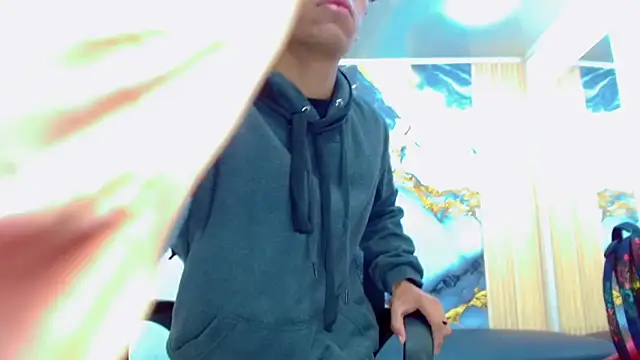 Snapshot of DaviidBuckx_ chatting on 02.18.26 DaviidBuckx online show from 02.18.26