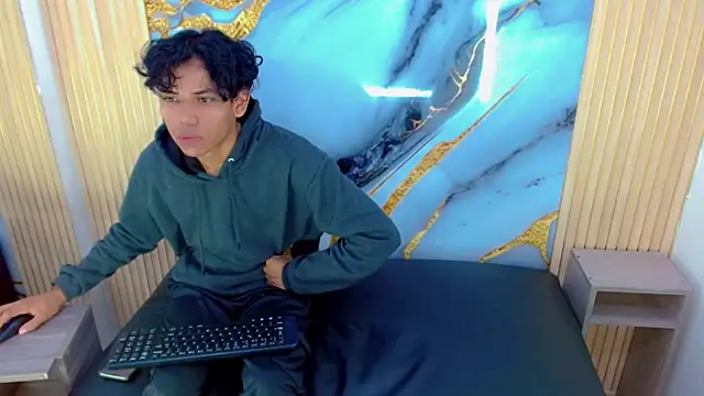 Snapshot of DaviidBuckx_ chatting on 03.01.26 DaviidBuckx online show from 03.01.26