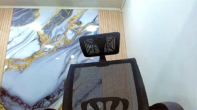 Snapshot of DaviidBuckx_ chatting on 03.04.26 DaviidBuckx online show from 03.04.26