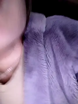 Snapshot of Yiyoongg chatting on 02.13.26 Yiyoongg online show from 02.13.26