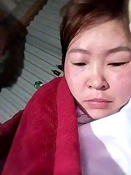 Snapshot of Yiyoongg chatting on 02.15.26 Yiyoongg online show from 02.15.26