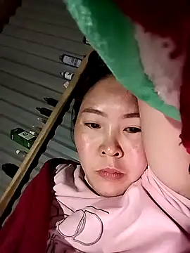 Snapshot of Yiyoongg chatting on 02.27.26 Yiyoongg online show from 02.27.26