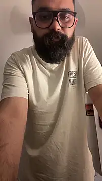 Snapshot of beerboy2222 chatting on 05.29.26 beerboy2222 online show from 05.29.26