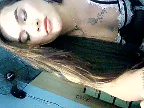 hollynicole online show from 02.23.26