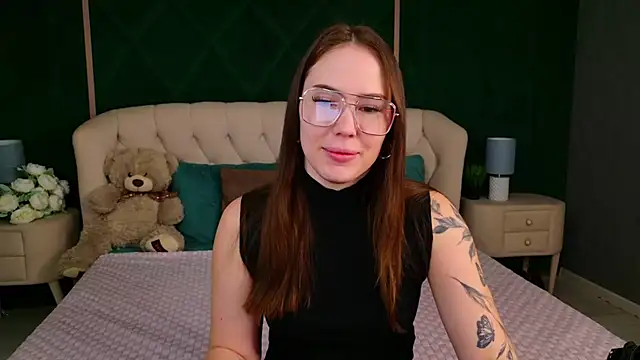 Snapshot of Arielle_Vade chatting on 04.23.26 Arielle Vade online show from 04.23.26