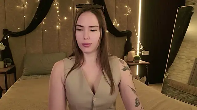 Snapshot of Arielle_Vade chatting on 06.06.26 Arielle Vade online show from 06.06.26