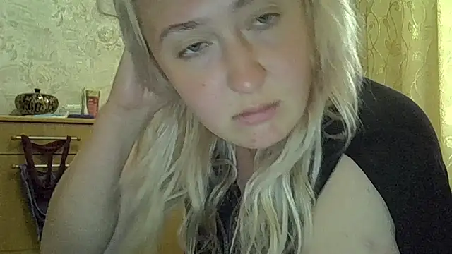 Snapshot of CurvyWild_Lady30 chatting on 05.28.26 CurvyWild Lady30 online show from 05.28.26