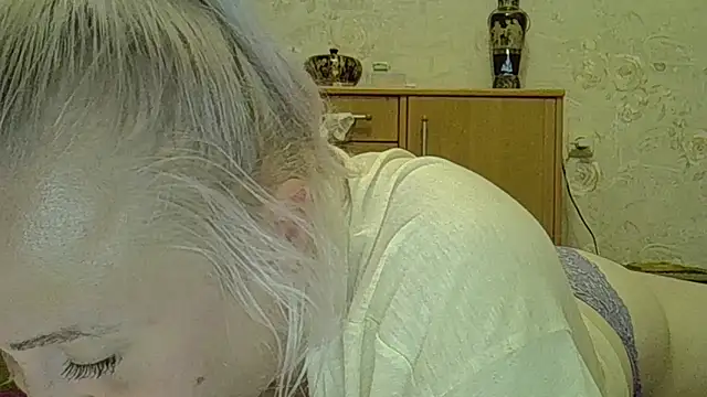 Snapshot of CurvyWild_Lady30 chatting on 06.08.26 CurvyWild Lady30 online show from 06.08.26