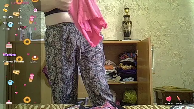 Snapshot of CurvyWild_Lady30 chatting on 06.18.26 CurvyWild Lady30 online show from 06.18.26