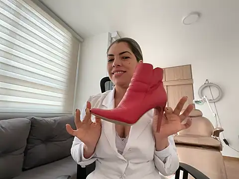 Encantadora Eva online show from 03.05.26