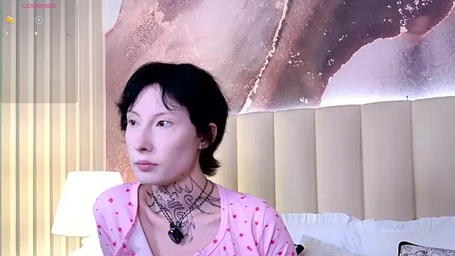 Snapshot of roxy_morrison_x chatting on 07.22.26 roxy morrison x online show from 07.22.26