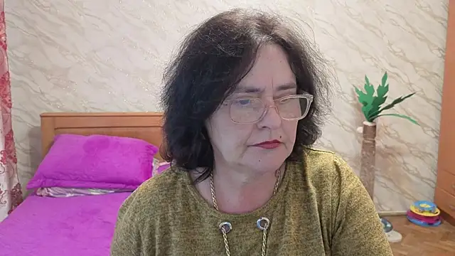 Snapshot of xMaryxAnne chatting on 05.24.26 xMaryxAnne online show from 05.24.26